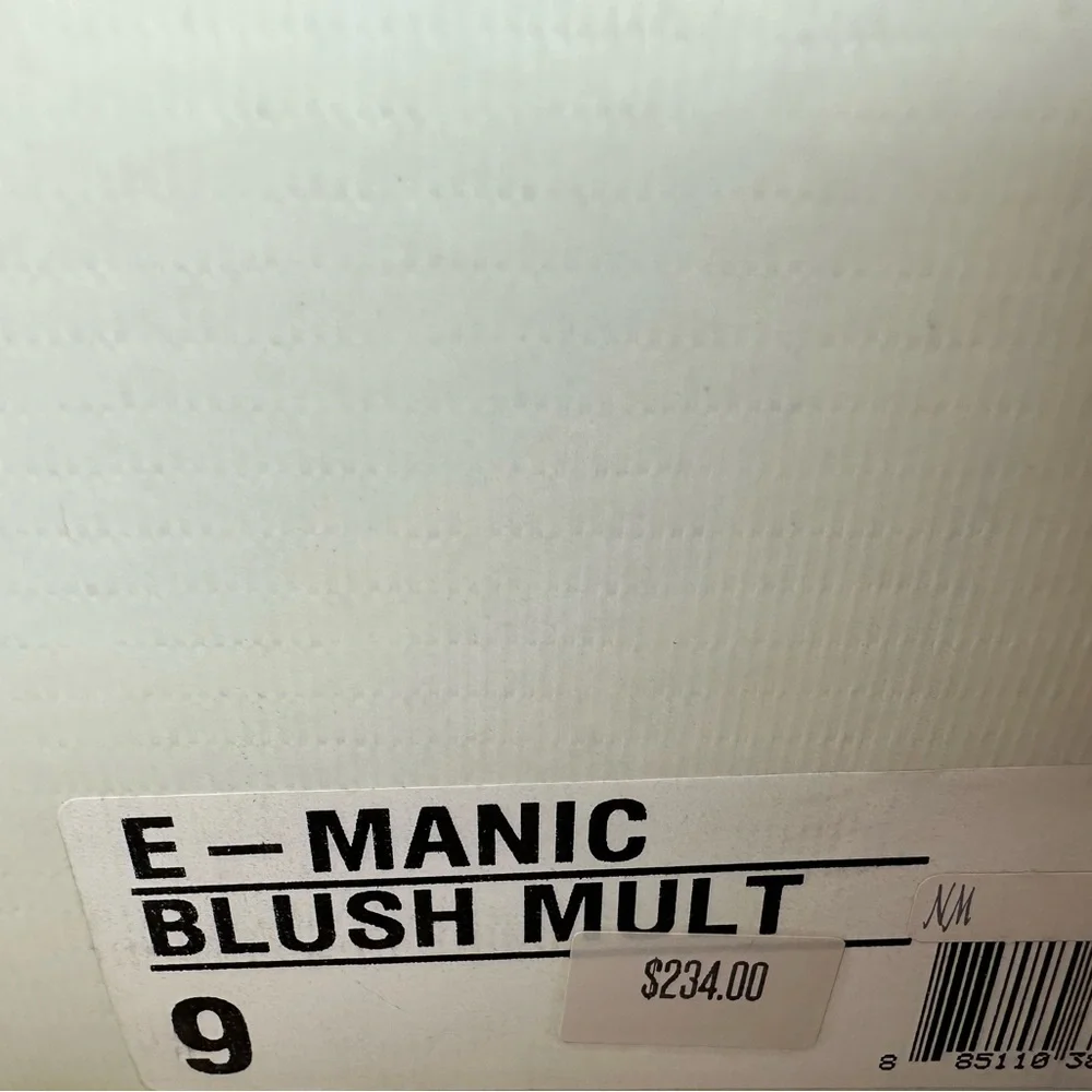 High heel Elizabeth and James pumps. - Picture 7 of 7